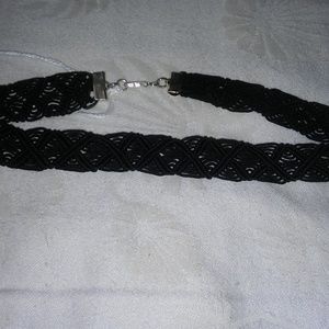 Gargantilla tejida a mano